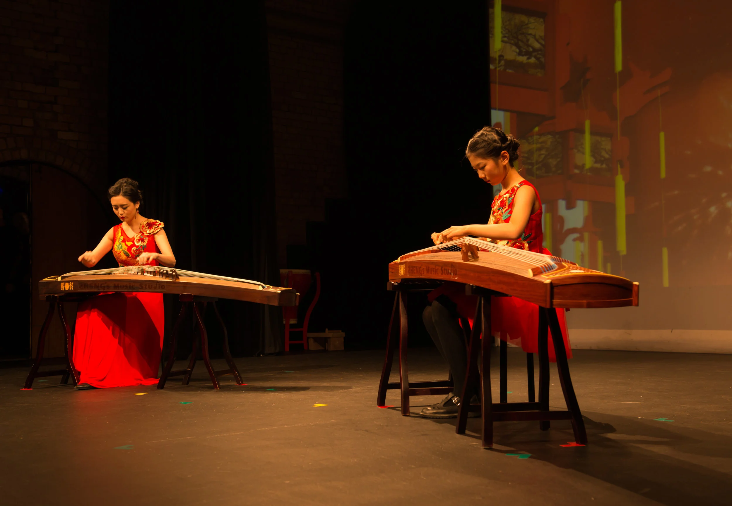 Performers: Lin Zheng &amp; Jasmine Wei 演奏者：郑琳、卫来