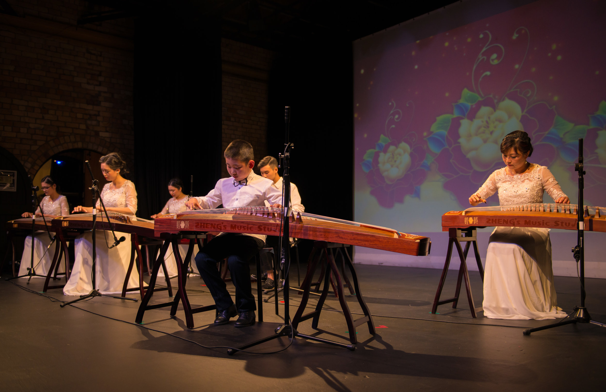 Performers: Lin Zheng, Amanda Fu, Charles Wang, Kaihong Tan, Saila Wang, Zachary Yu 演奏者：郑琳、符甜馨、谭凯虹、王怡菁、王玉宏、于轩烨