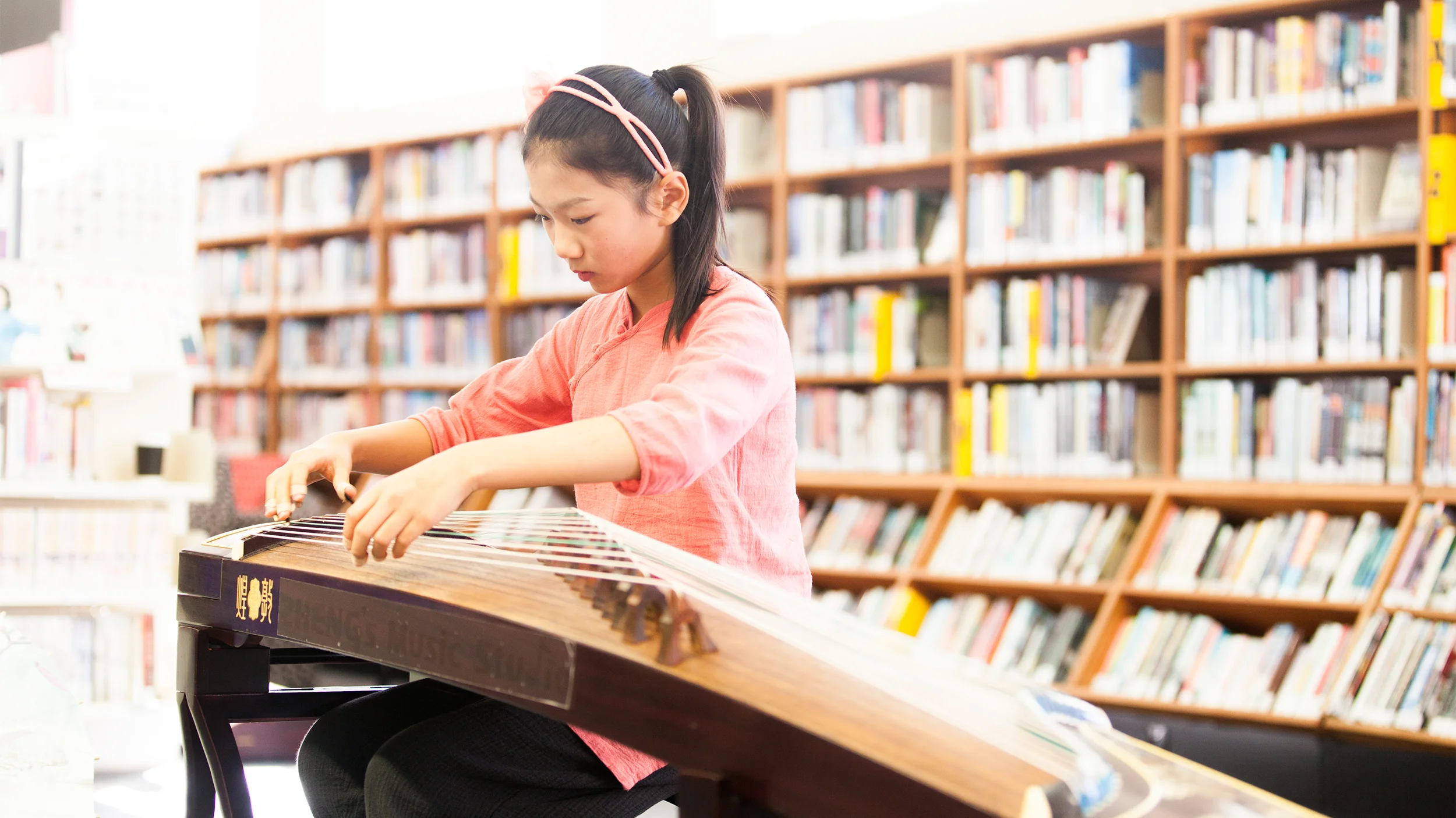  Performer：Jasmine Wei 演奏者：卫来 