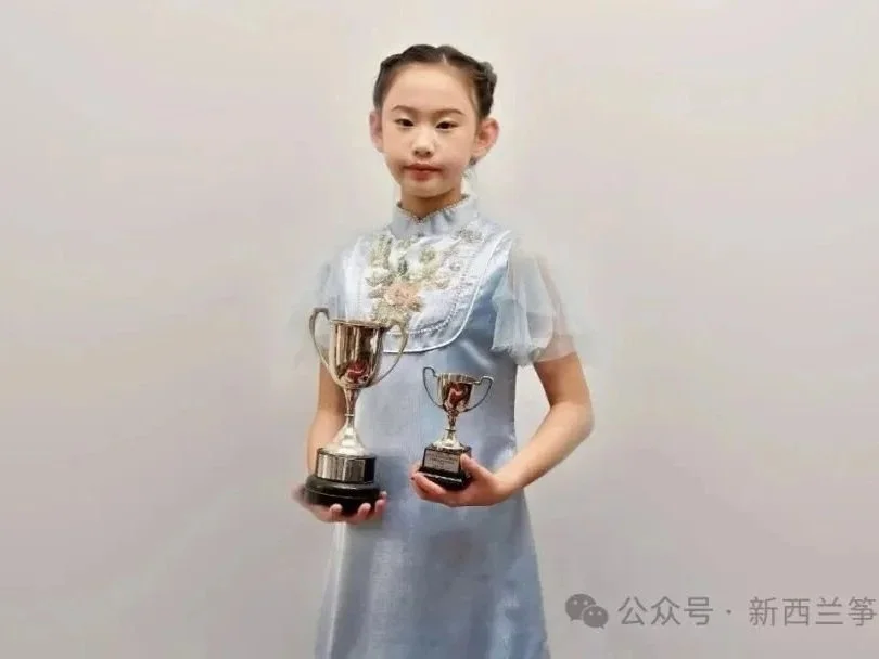 Di Liu Wins Double Gold Awards 刘迪斩获双项金奖