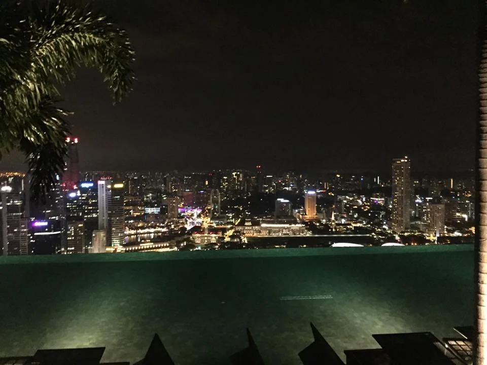THE INFINITY POOL AT THE MARINA BAY SANDS