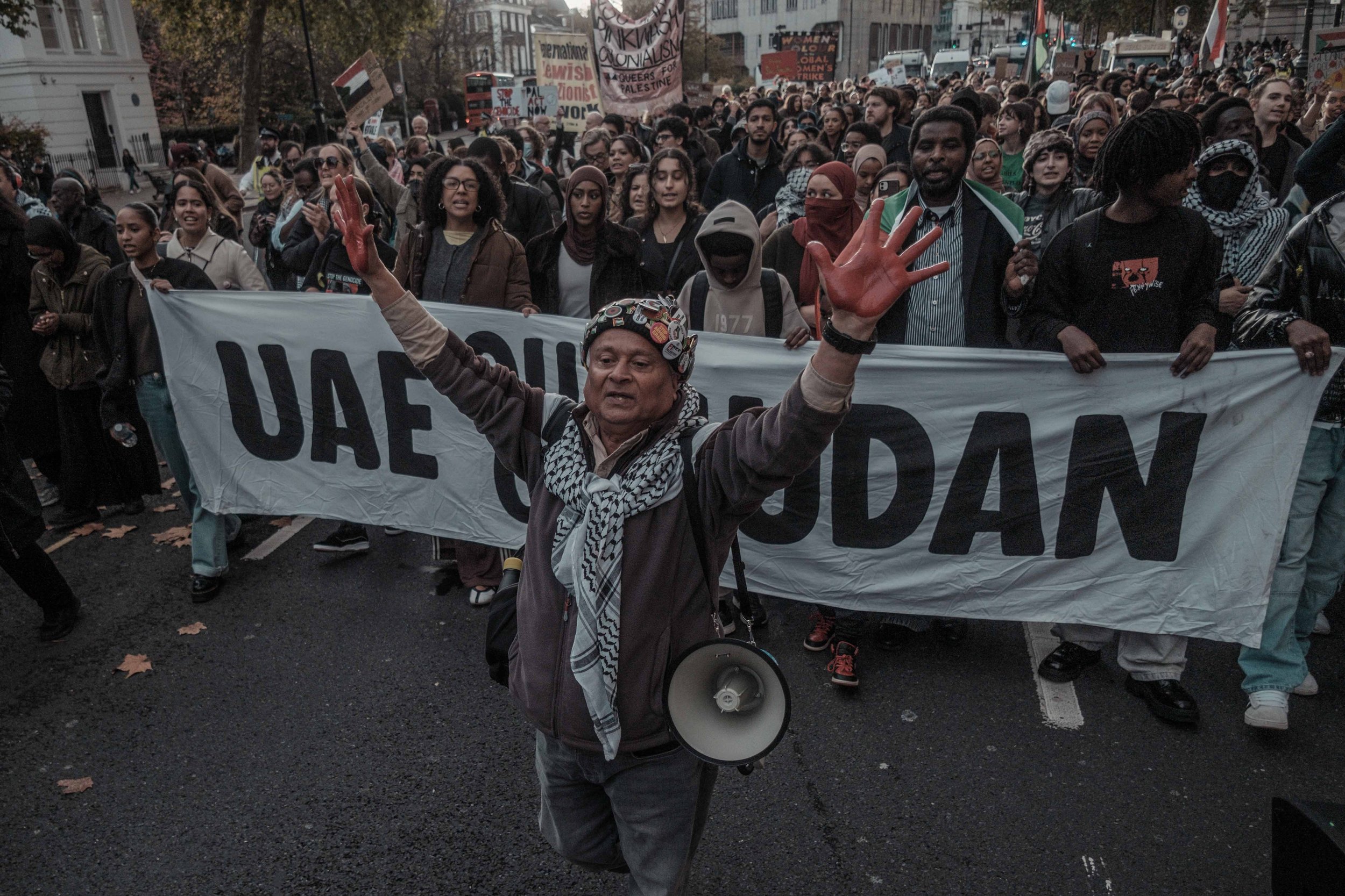 This photo essay documents the pro-Sudan march held in London on 8 November 2025, where more than 5,000 demonstrators gathered to demand peace and humanitarian aid for Sudan’s ongoing conflict. The march began at Gloucester Road Tube Station and conc
