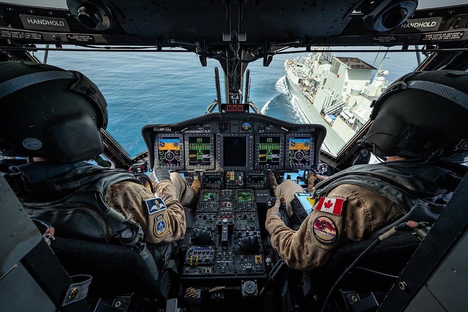 586 Royal Canadian Navy.jpg