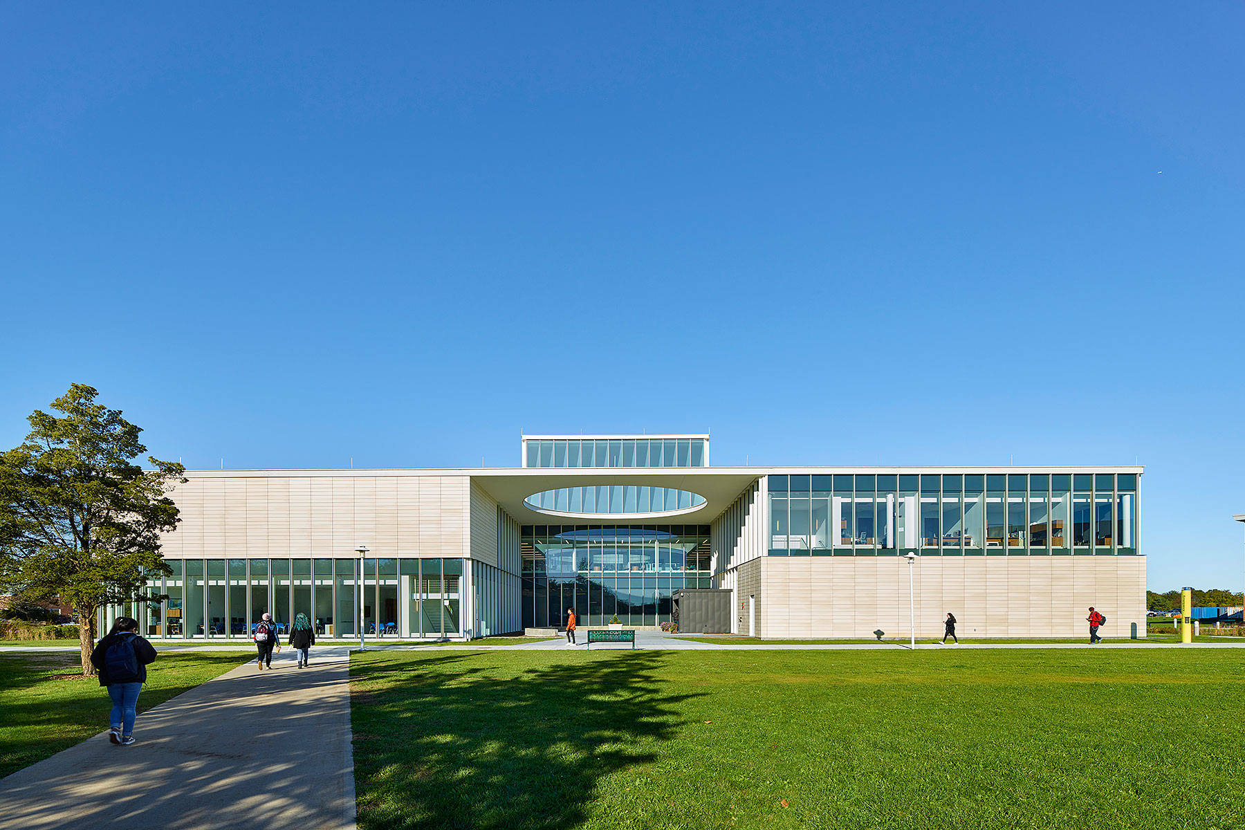  Suffolk County Community College Brentwood, NY ikon 5 Architects 