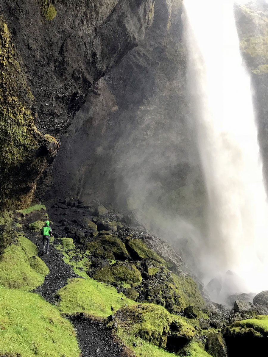 behind-kvernufoss.JPG