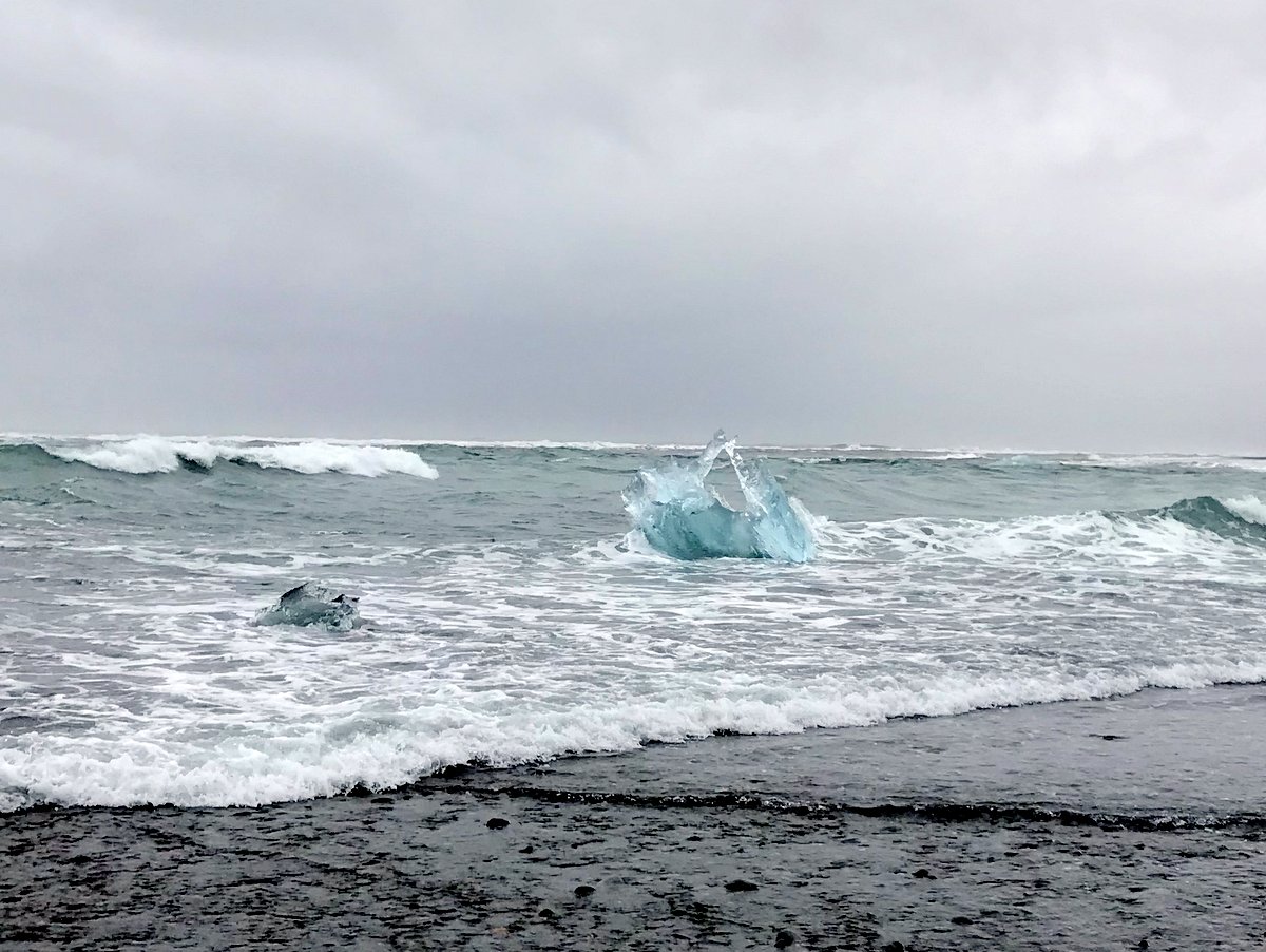 iceberg-in-wave.JPG