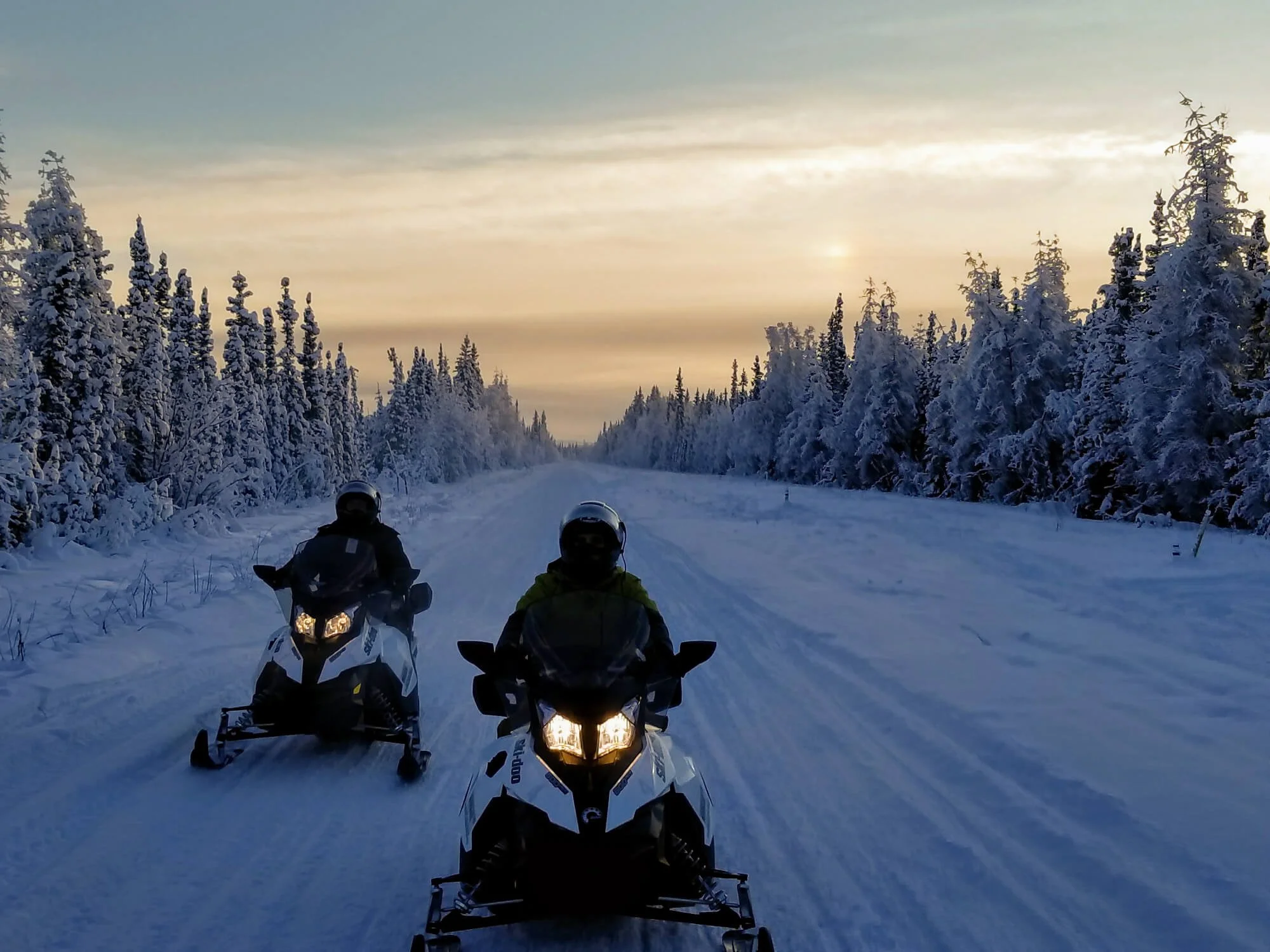 Driving along the Alaskan pipeline