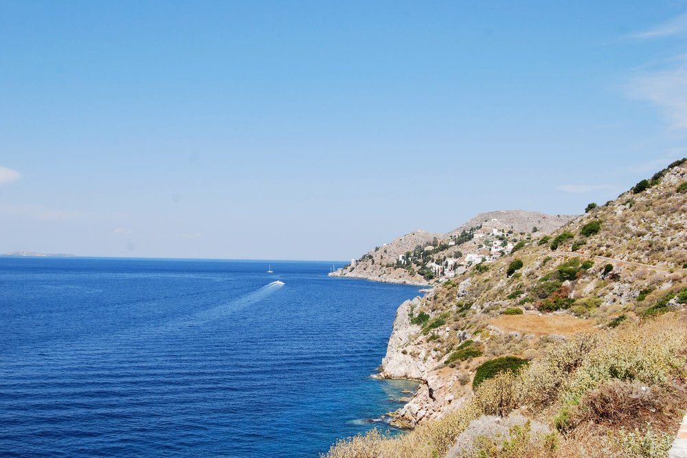 The path winds its way along the coast between Vlychos and Kamini