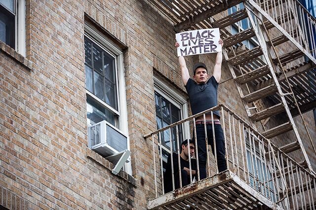 Participation from the sidelines

With the city still on lockdown due to the covid-19 pandemic many did not join the marches but watched and participated from their windows, cars, or even from a distance of 6 feet on the sidewalk as the protesters wa