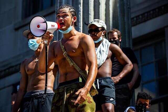 Chanting, Dancing and marching on Juneteenth. Photos for @nytimes &bull;
&bull;
&bull;
&bull;
&bull;
#juneteenth #juneteenth2020 #nytassignment #brooklyn #manhattan #photojournalism #nyc #dancing #marching