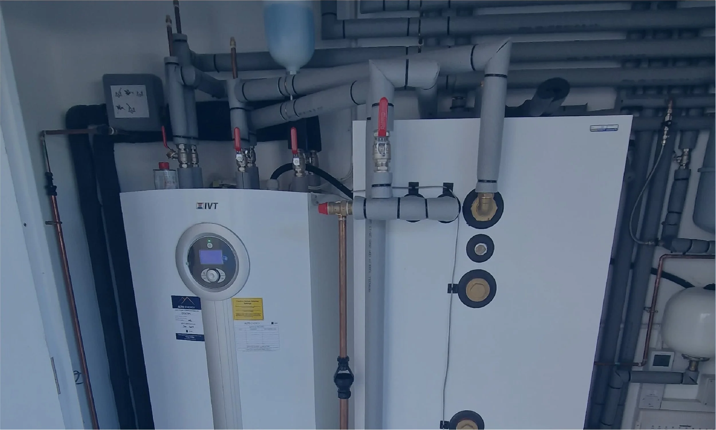 page_heat-pump-replacement_IVT_ground-source-heat-pump.jpg
