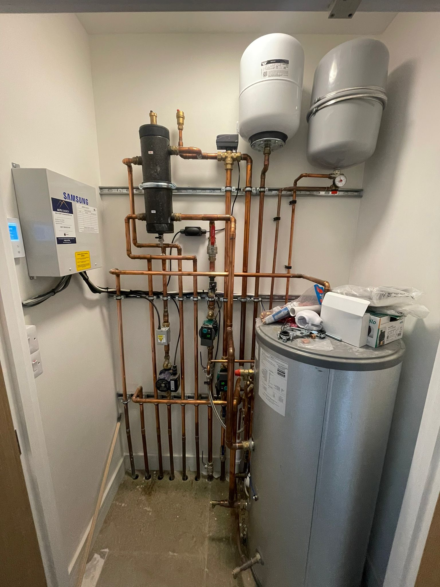 Internal system for a heat pump