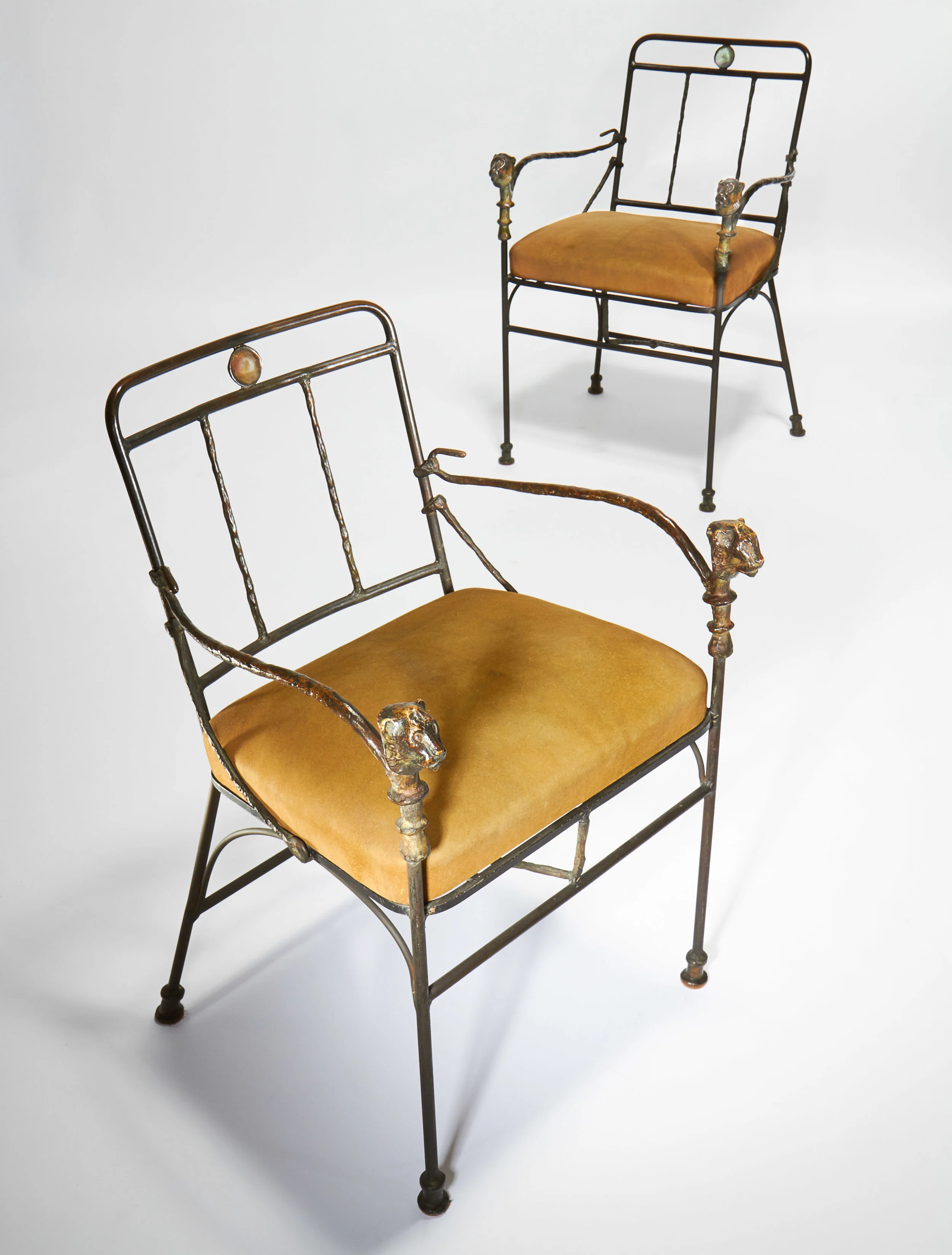 2-chaises-Diego-Gaicometti-Collection-Brollo-©-Artcurial.jpg