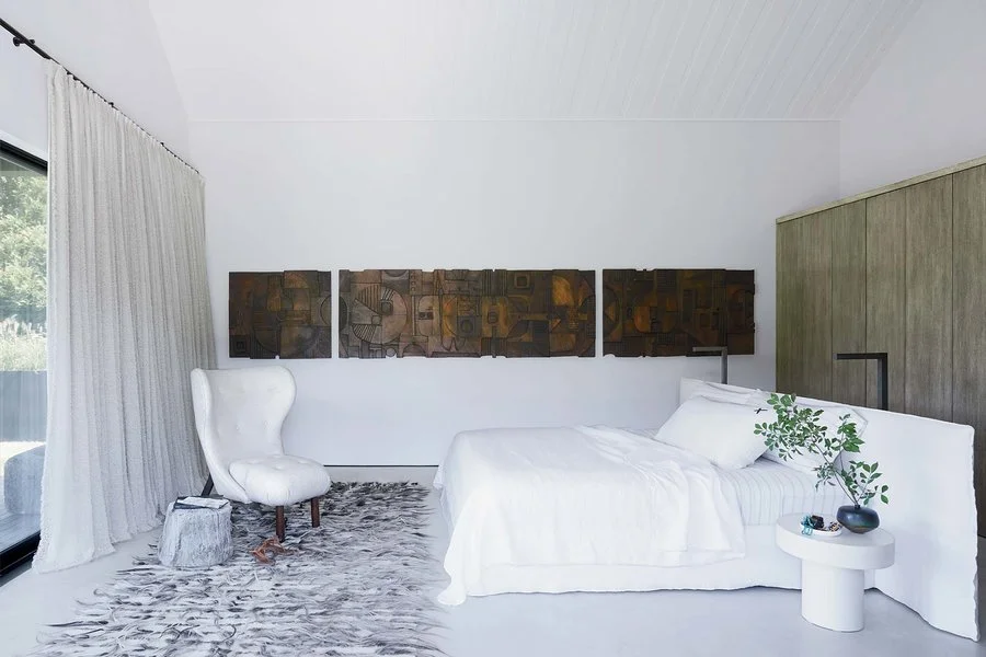 1 master-bedroom-michael-del-piero-design-hamptons-PIERO0918.jpg