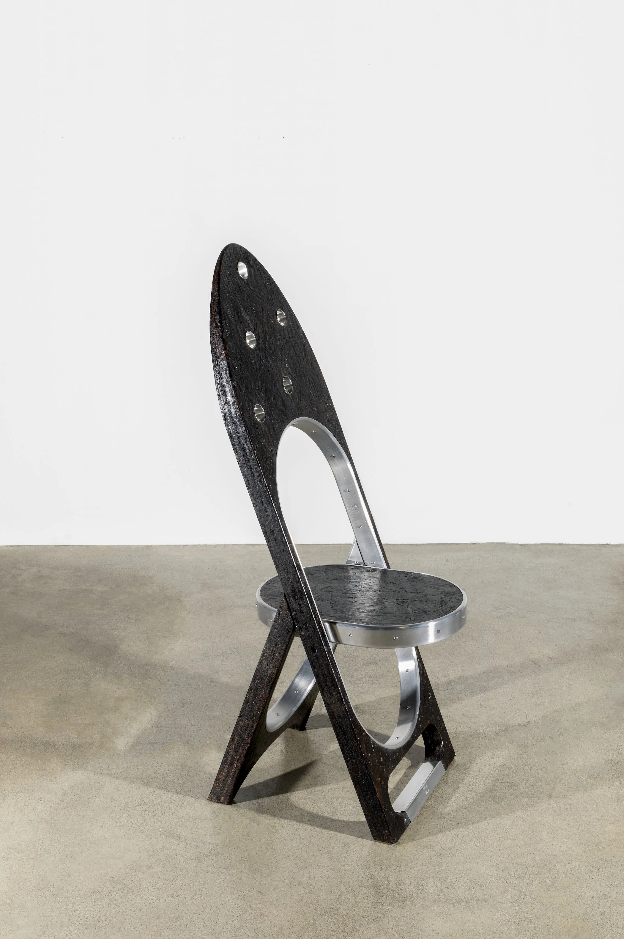 1 Ross_TRAUMA_CHAIR_01.jpg