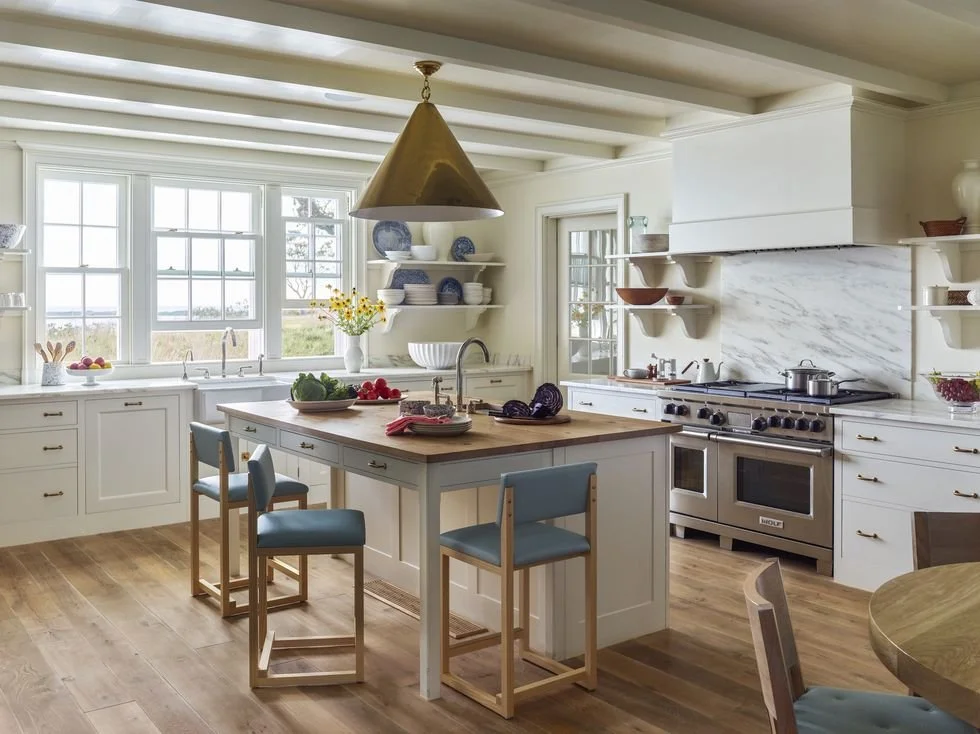 miles-redd-gil-schafer-block-island-kitchen-1654111229.jpg