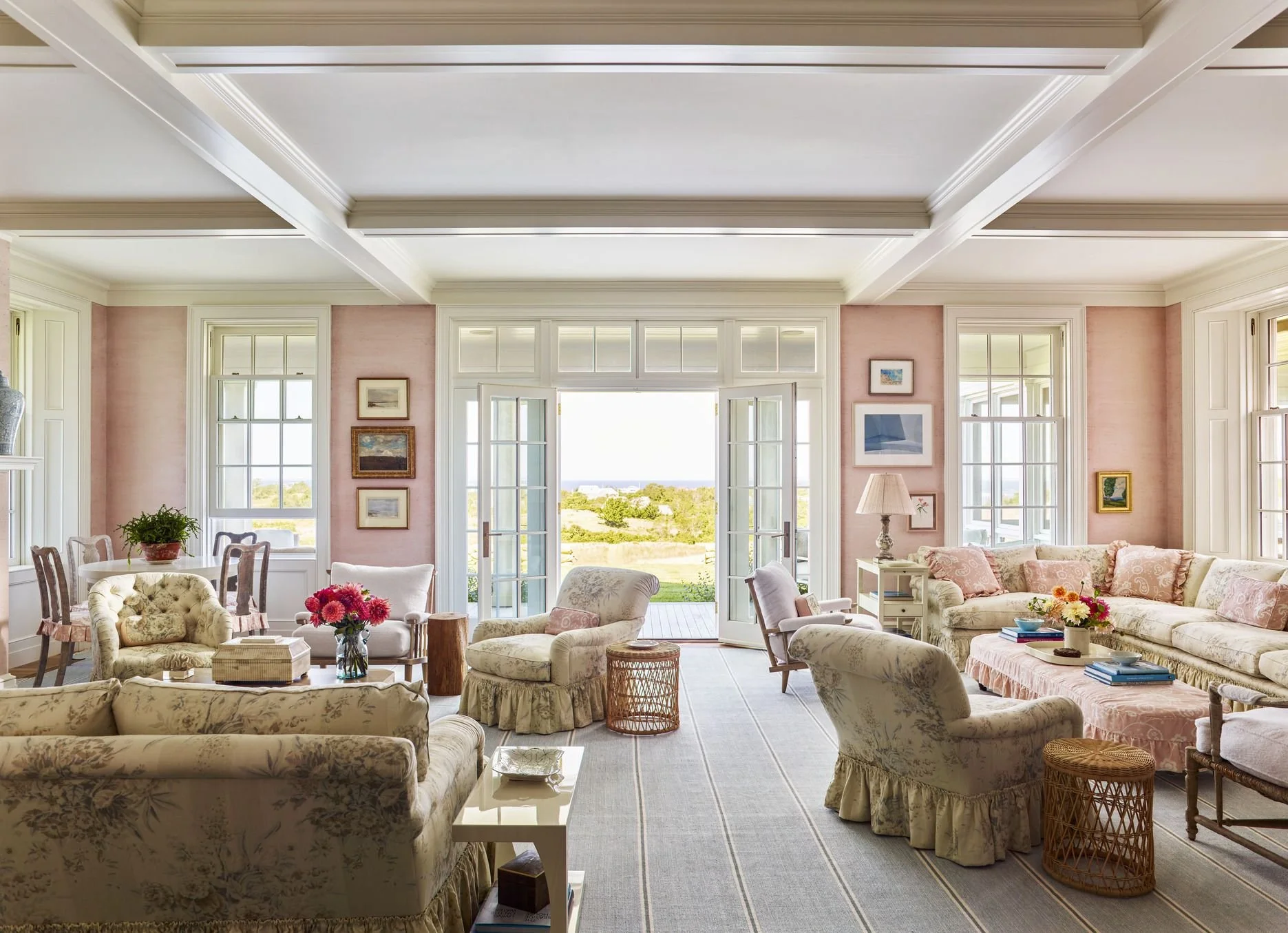 miles-redd-gil-schafer-block-island-living-room-1654113158.jpg