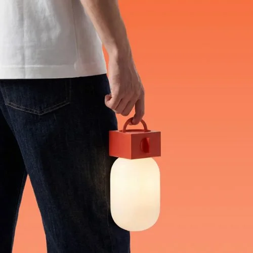 Pop_Portable_Light_Carrying.jpg