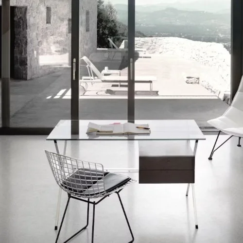 Bertoia_Side_Chair_withPad_PolishedChrome_Black_VoloLeather_Scene2..jpg