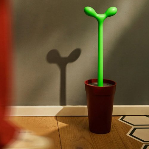 Merdolino_Toilet_Brush_Scene.jpg