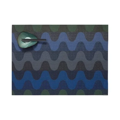 Easy-clean woven placemats made in the USA with phthalate-free renewable-content yarns.