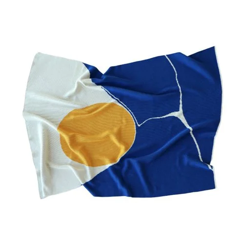 Made in USA, breathable all-season throw in recycled fibers.