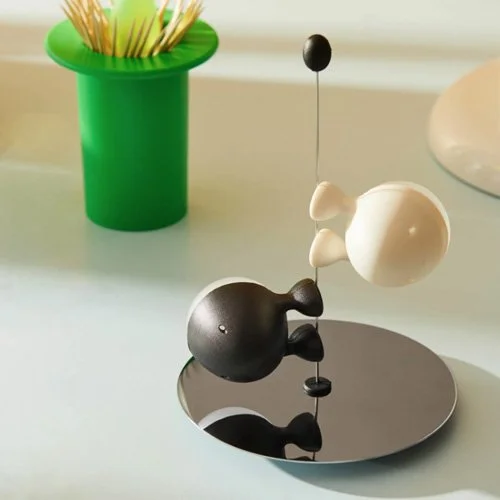 Alessi Lilliput, a compact salt and pepper set from 1993 that combines modern design and functionality.