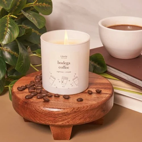 Cozy coffee-scented candle from Literie, clean-burning and design-forward.
