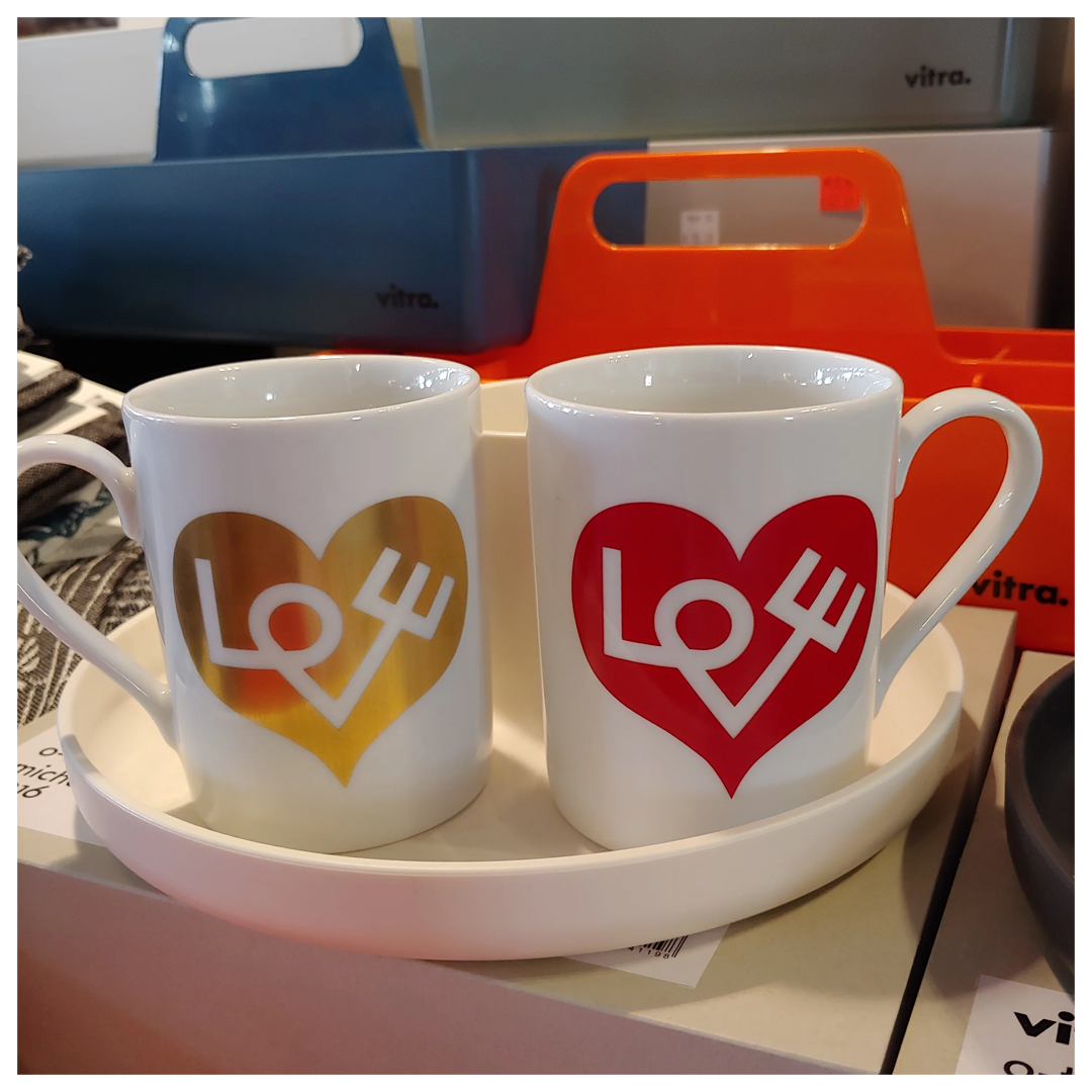 Alexander Girard Love Heart Gold Coffee Cup by Vitra in white porcelain with iconic motif. (Copy)