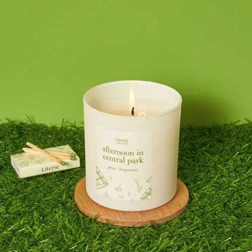 Clean-burning modern candle blending green notes and urban calm.