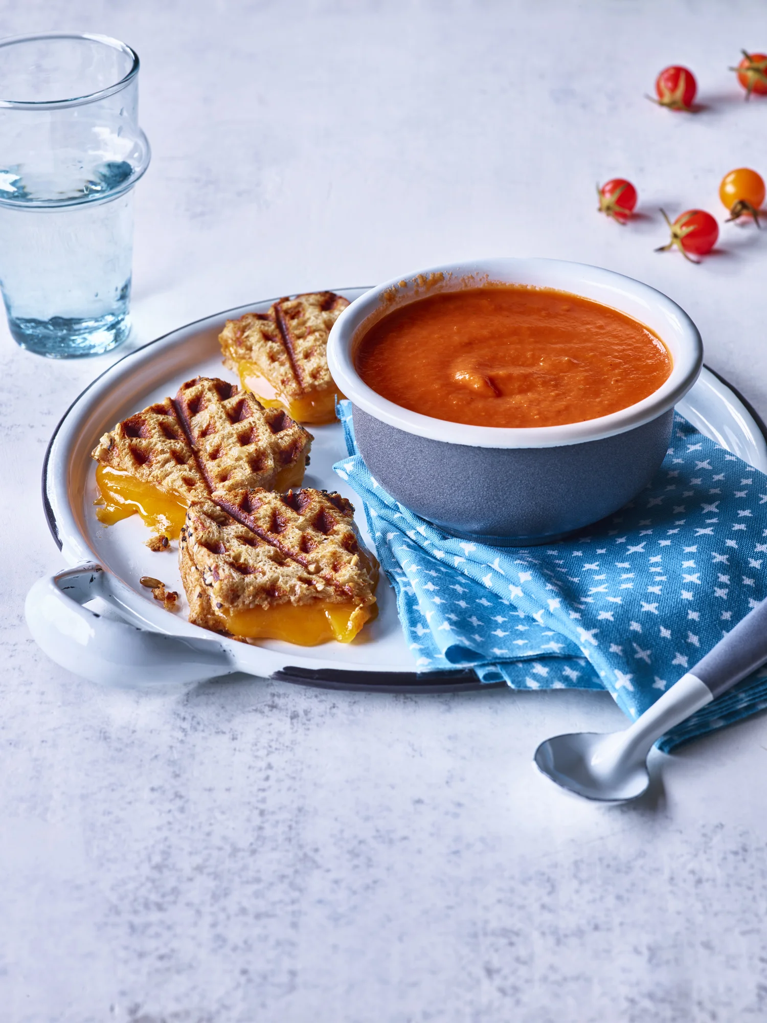 Tomato_Soup_Grilled_Cheese_21703.jpg