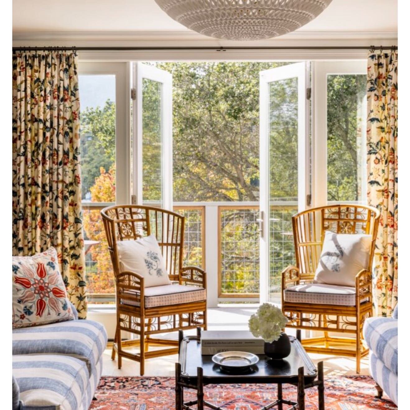 Featured on @sunsetmag! Colorful, and layered with fun pattern, loved styling this bungalow. 
Design by @courtneybsmith 
📷 @alannahale 
Words by @deanna.kizis