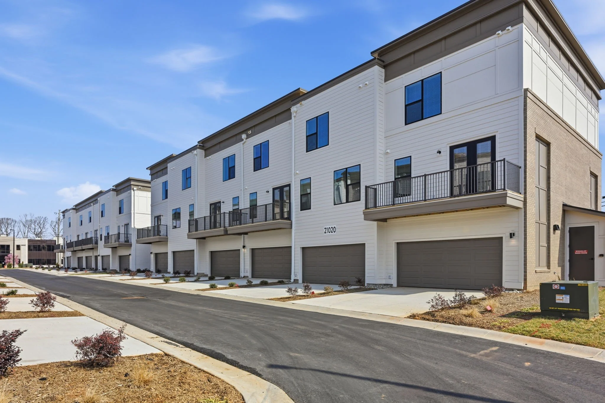 7-web-or-mls-18215-caprio-st-1401.jpg