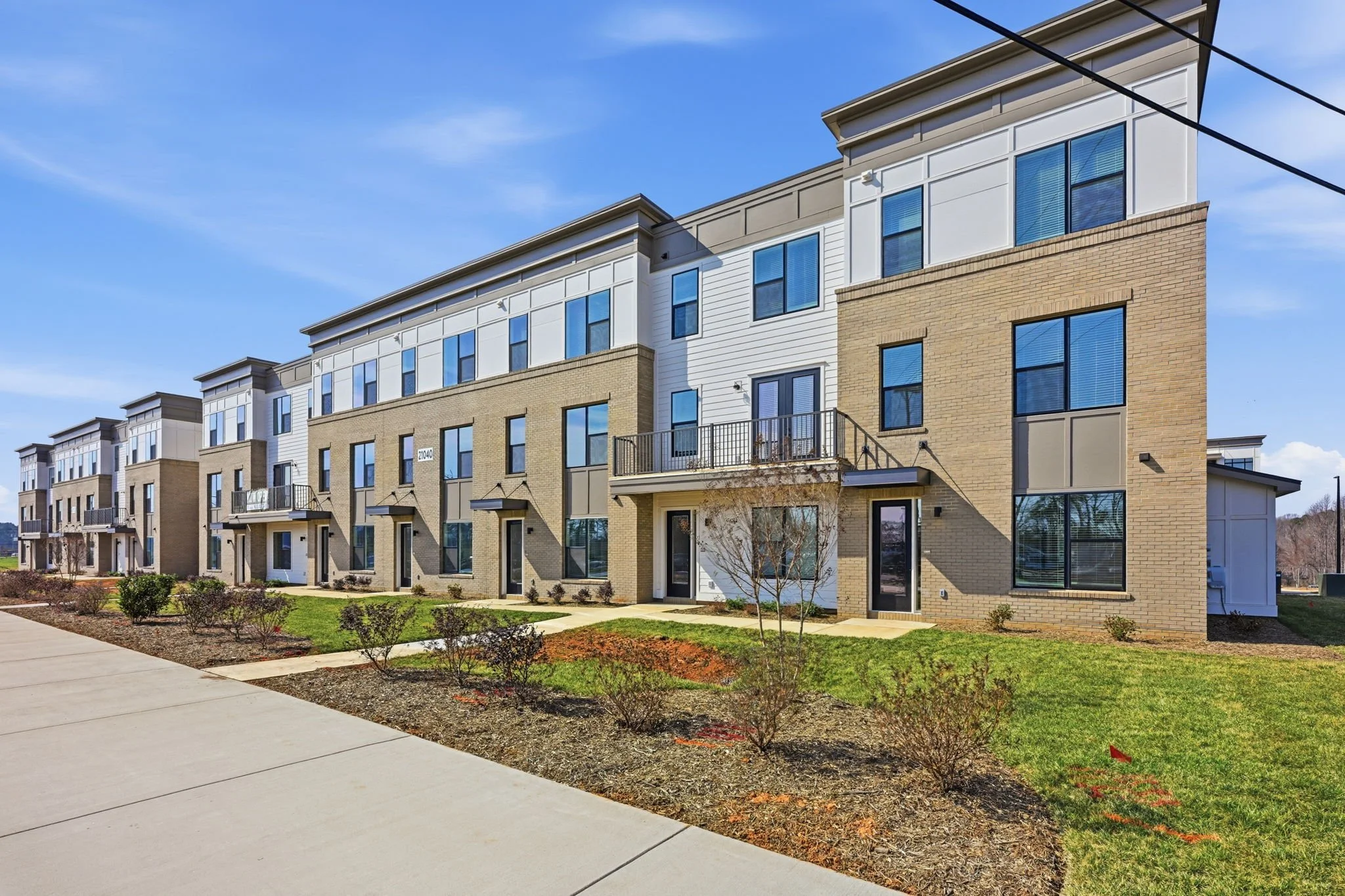 4-web-or-mls-18215-caprio-st-1401.jpg