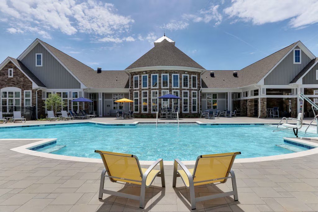 andorra_pool.jpg