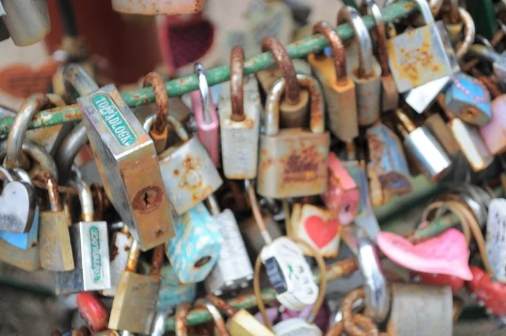 Ascarate Love Locks