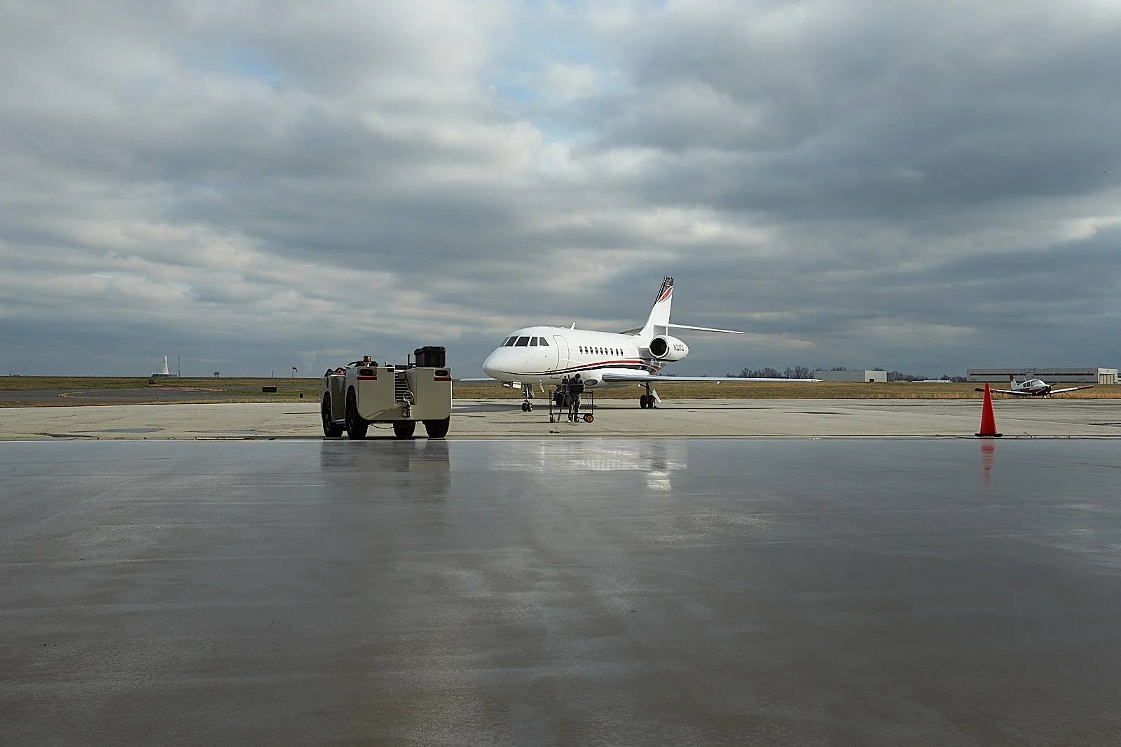 Behind the Scenes: Dassault Falcon 2000