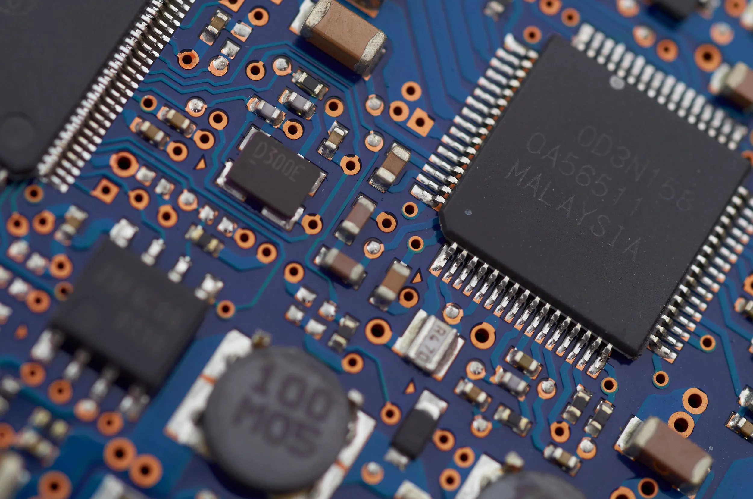 Extracting Embedded MultiMediaCard (eMMC) contents in-system