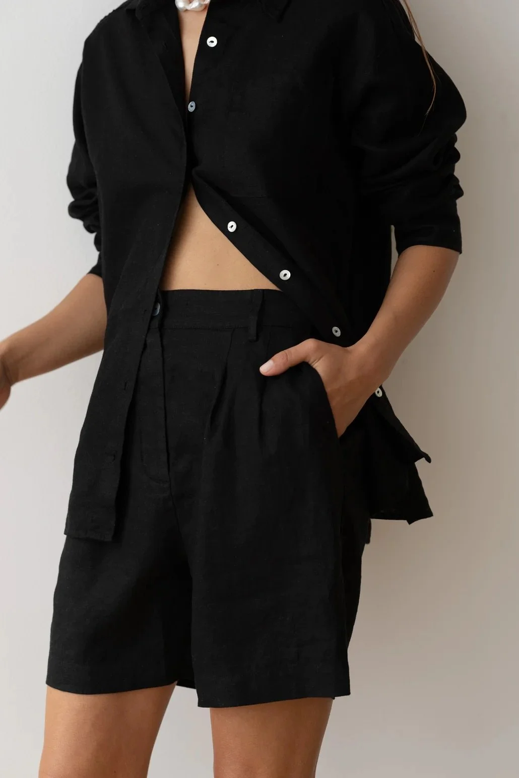 linen pleated short 3.jpeg