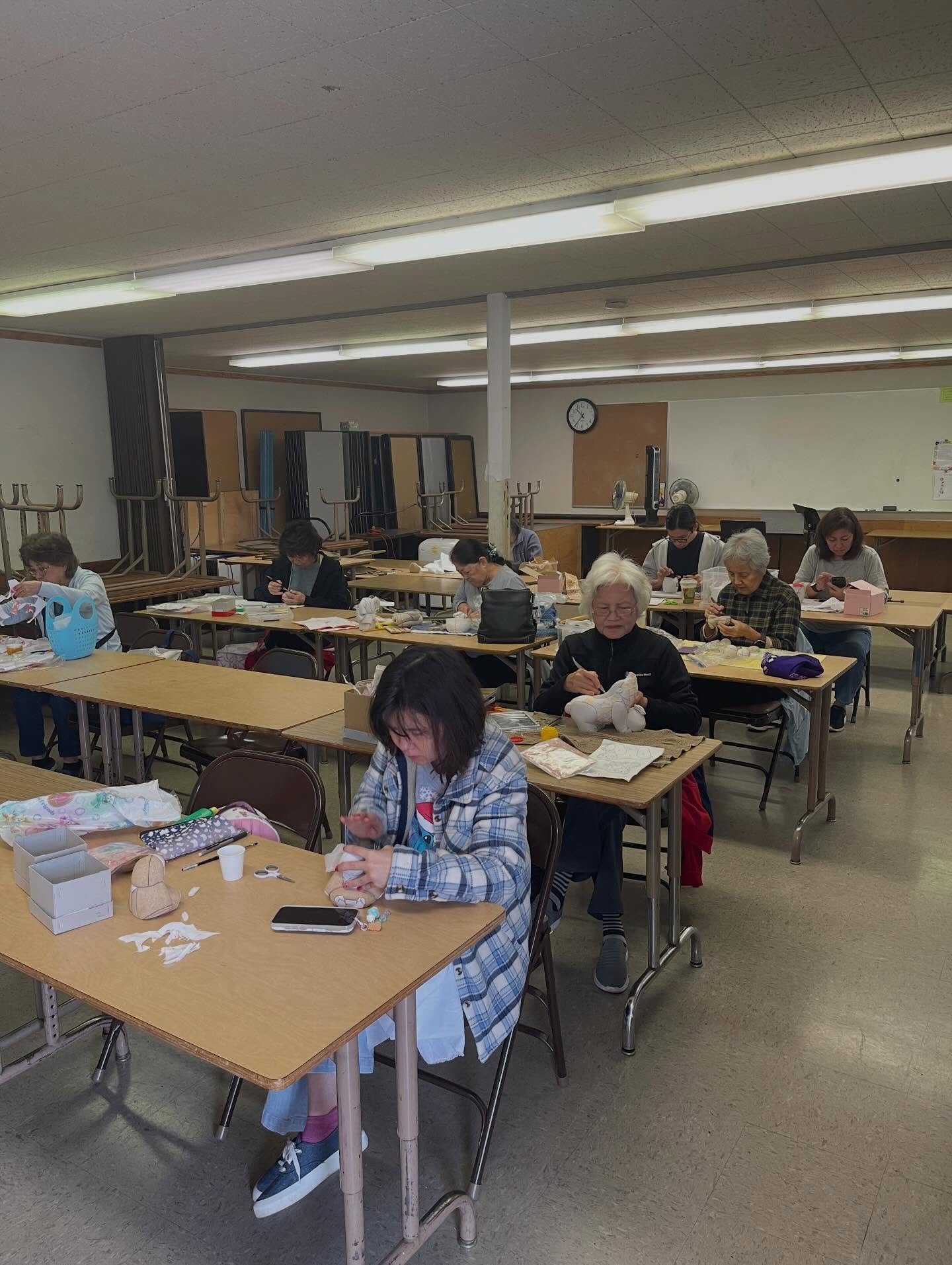 Last Kimekomi class for the year 2025 @orangecountybuddhist 

Looking to start 2026 with a new hobby? Join us every first and third Saturdays from 9 - 11:30 am and learn the art of Japanese Kimekomi dolls!
#kanesakayukarikai #kimekomidoll #japanesedo