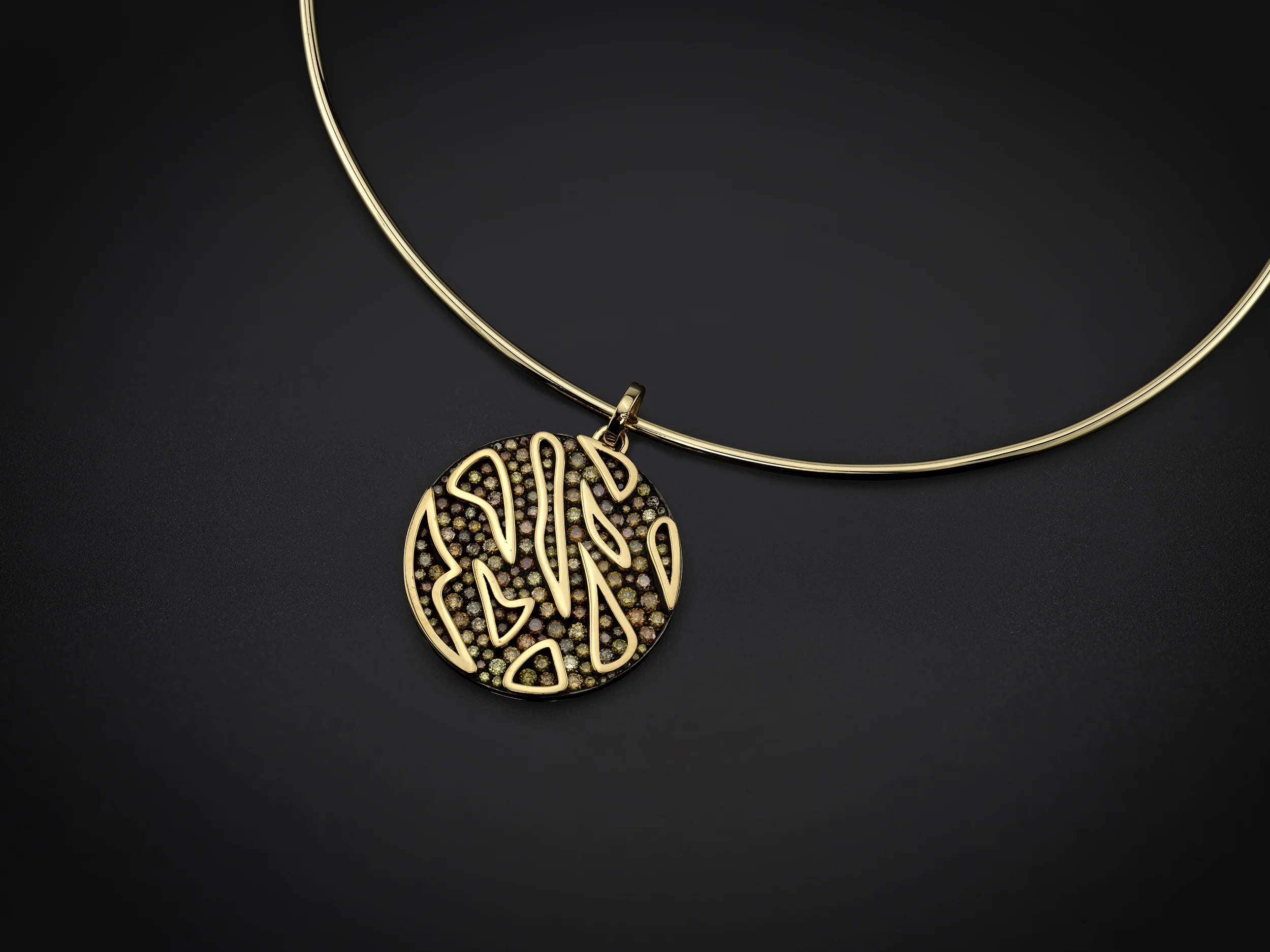 VRAM MULTI DIAMOND NECKLACE.jpg