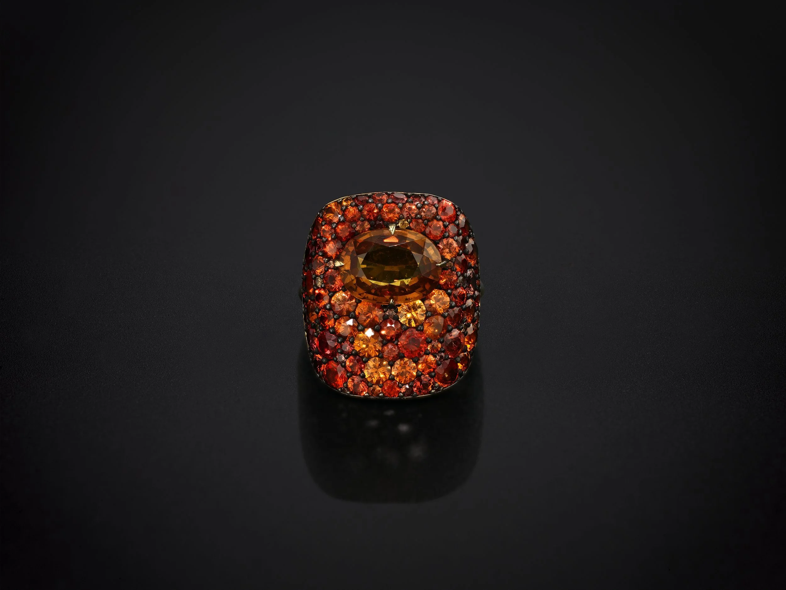 VCR0753 OAK SHIELD RING | ORANGE SAPPHIRES (4).jpg