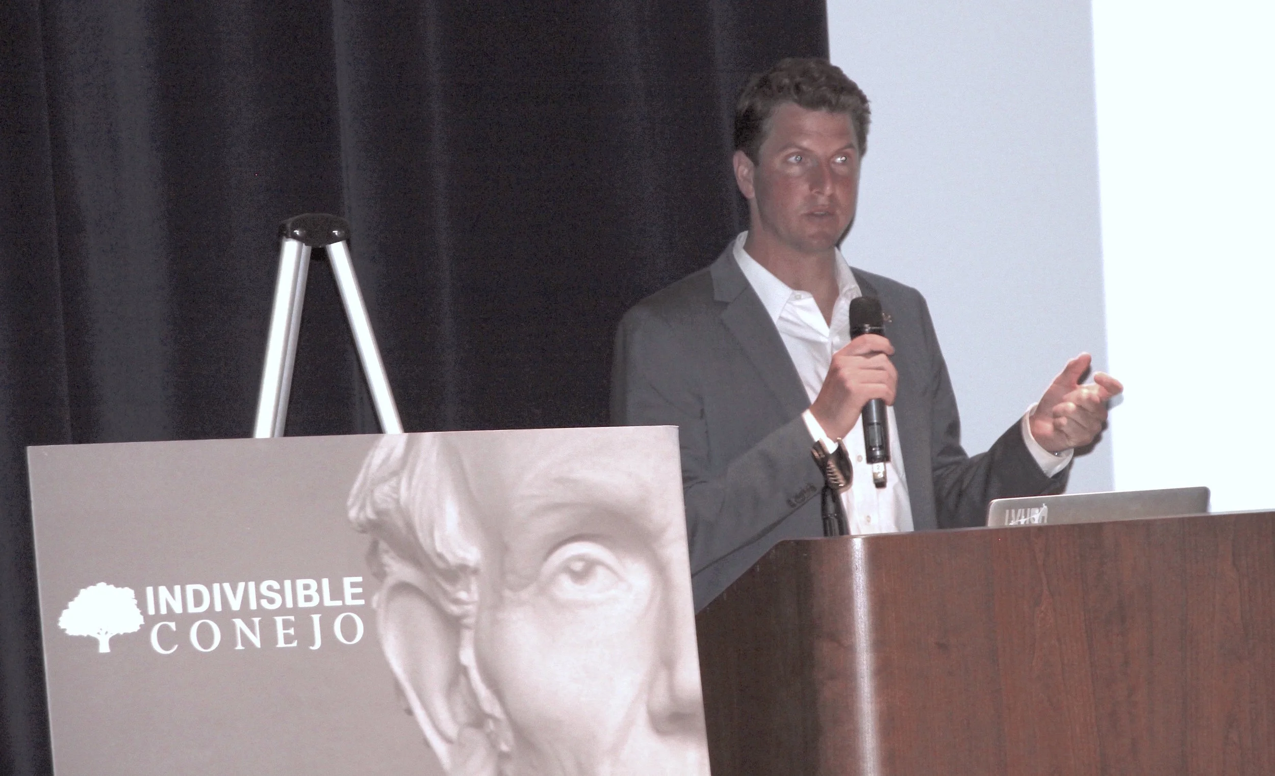 henry at podium 2.jpg