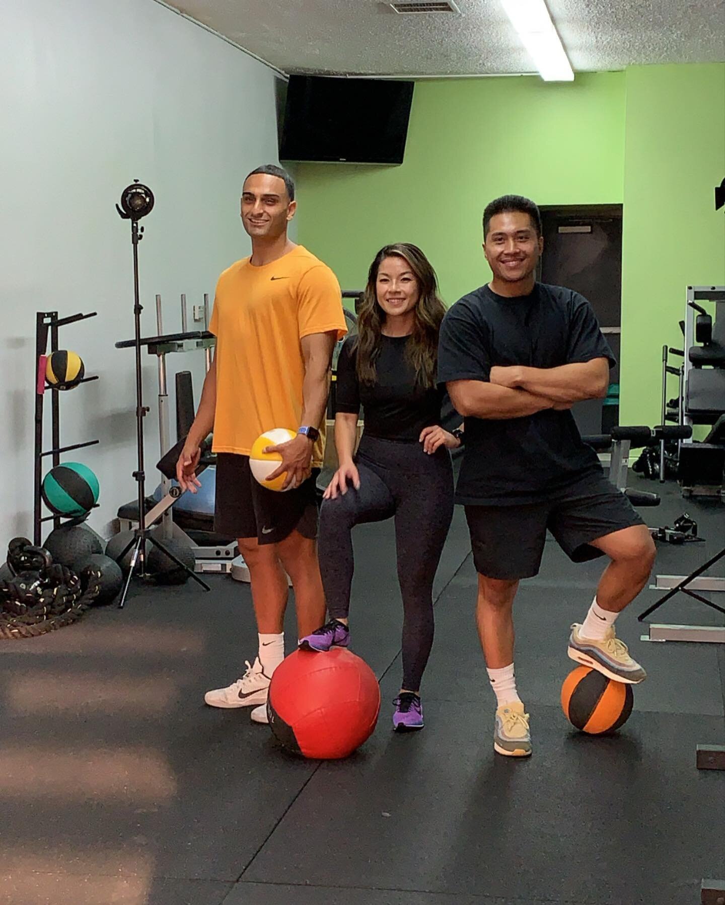 Just a little sneak peek, unedited pic from our photo shoot this past weekend feat. all our trainers 🤩
.
.
.
#rowlandheights #puentehills #fit #fitness #fitlife #fitnessjourney #fitnessgoals #healthy #health #healthylifestyle #healthyliving #workout