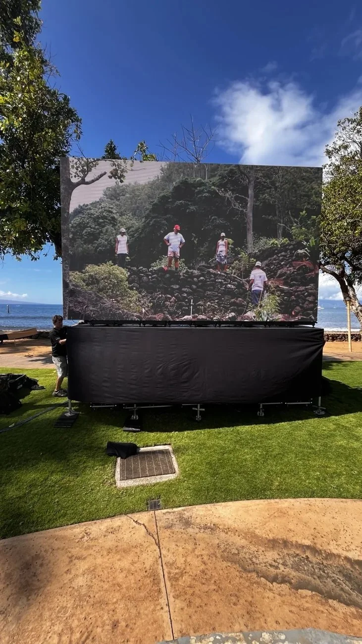13-oceanfront-led-screen.jpg