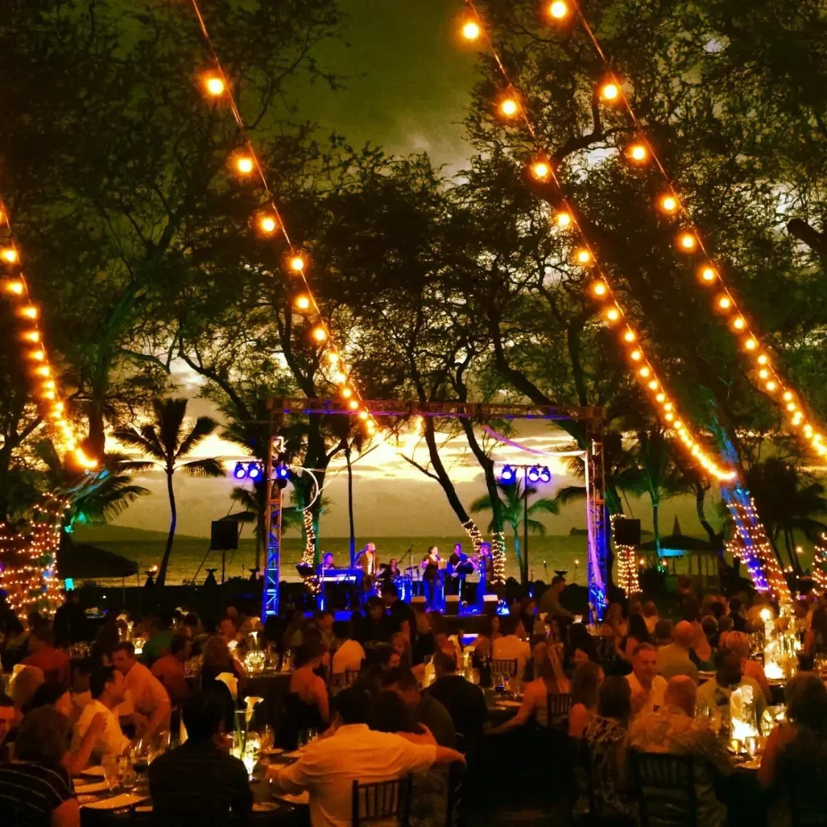 16-bistro-canopy-reception.jpg