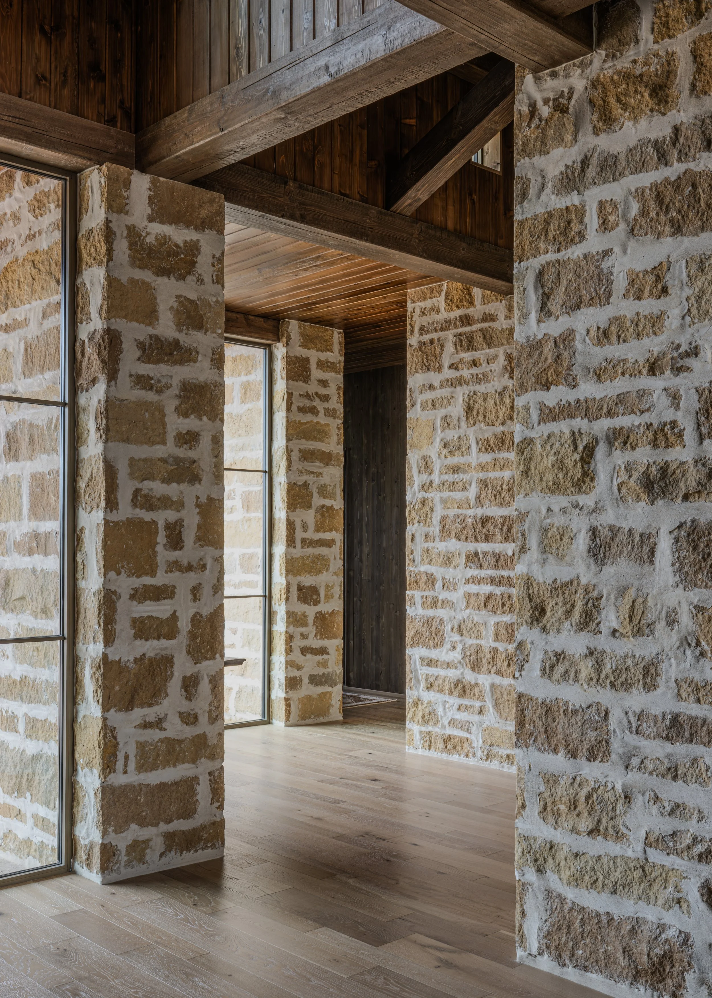 Rancho del Mesa Redonda_Jeff Garnett Architect_J Kellam Builder_ Photography by Costa Christ 03.jpg