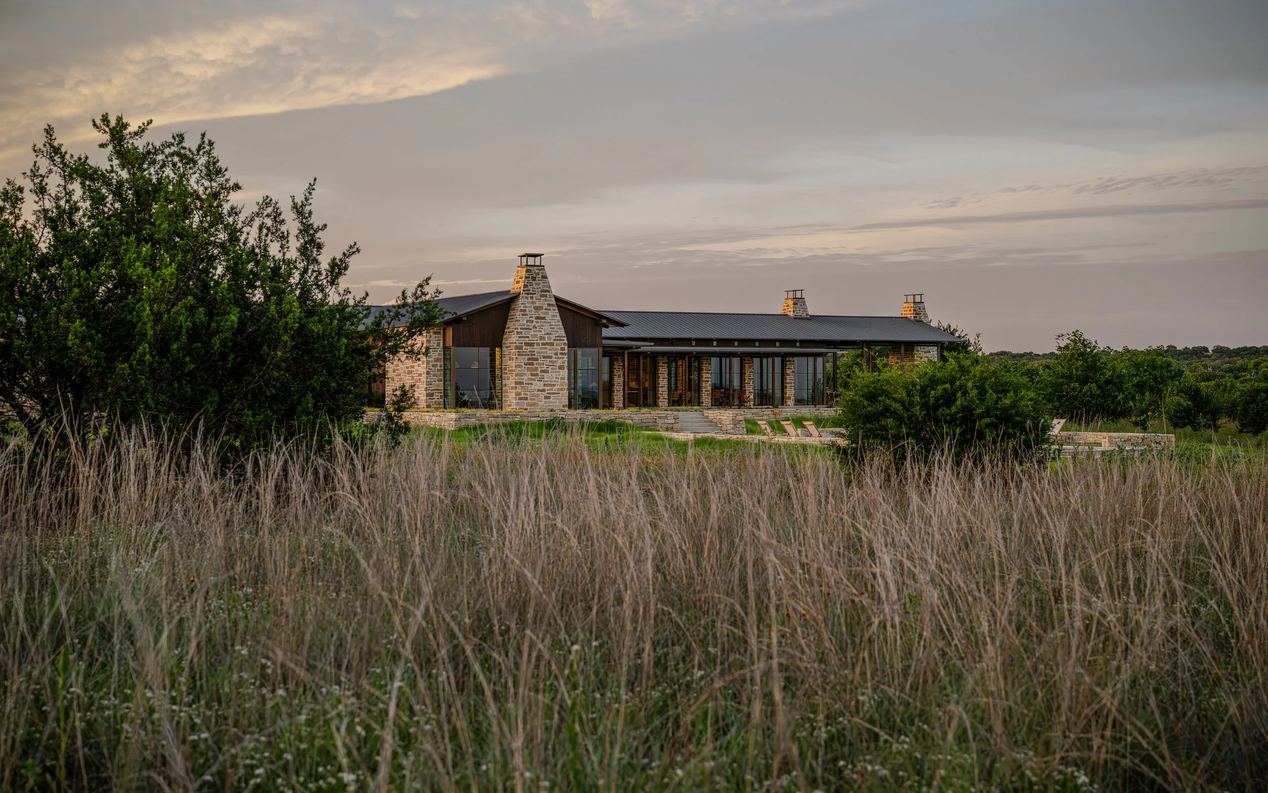 Rancho del Mesa Redonda_Jeff Garnett Architect_J Kellam Builder_ Photography by Costa Christ 97.jpg