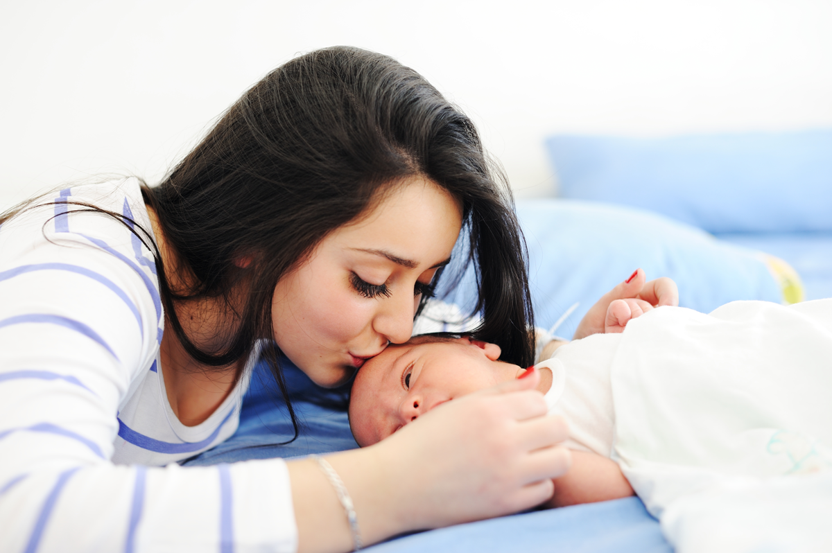 happy-mother-with-her-baby_BKexphO6Ho.png