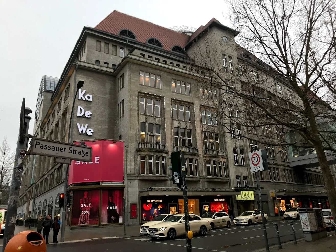 Famous Shopping mall old in Berlin.jpg
